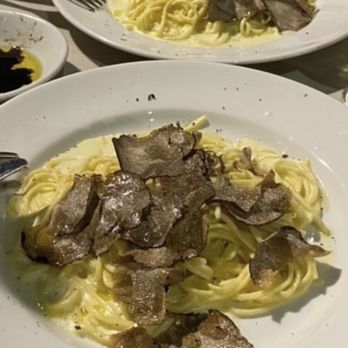 Bar Pitti signature dishes Truffle Pasta
Rigatoni Pitti
Penne Strascicate